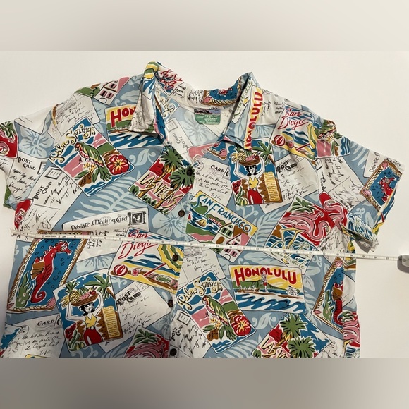 Vintage reyn Spooner hawaiian postcard printed button front short sleeve top - Picture 6 of 9